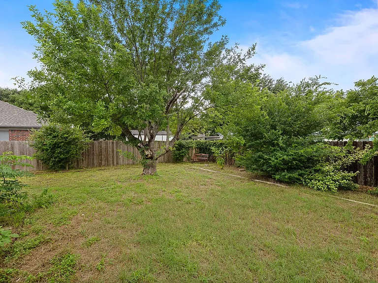 1907 Coachlamp Dr — Photo 26