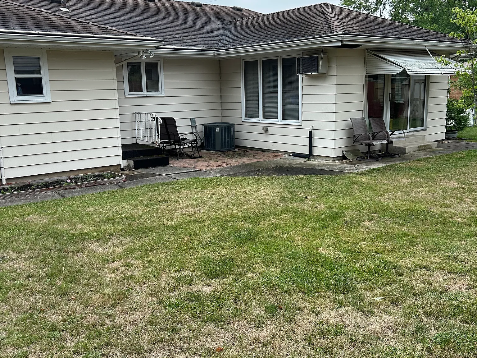 3 bed, 1.5 bath, 1646 sqft, $2,000 — Photo 4