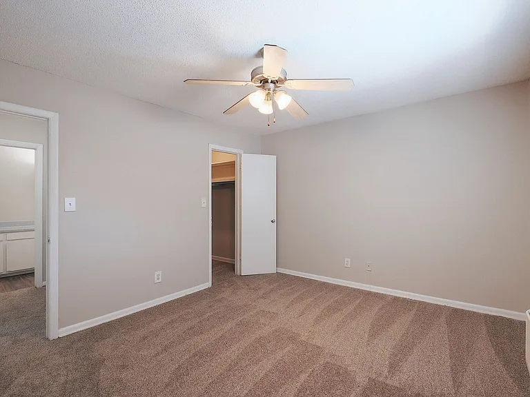 Hampton Hall | Comfort, Convenience, & Community All In One — Photo 100