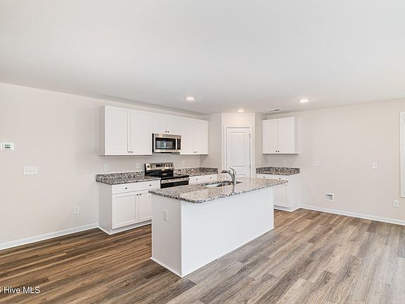 5th image of 70 Ham Farm Drive