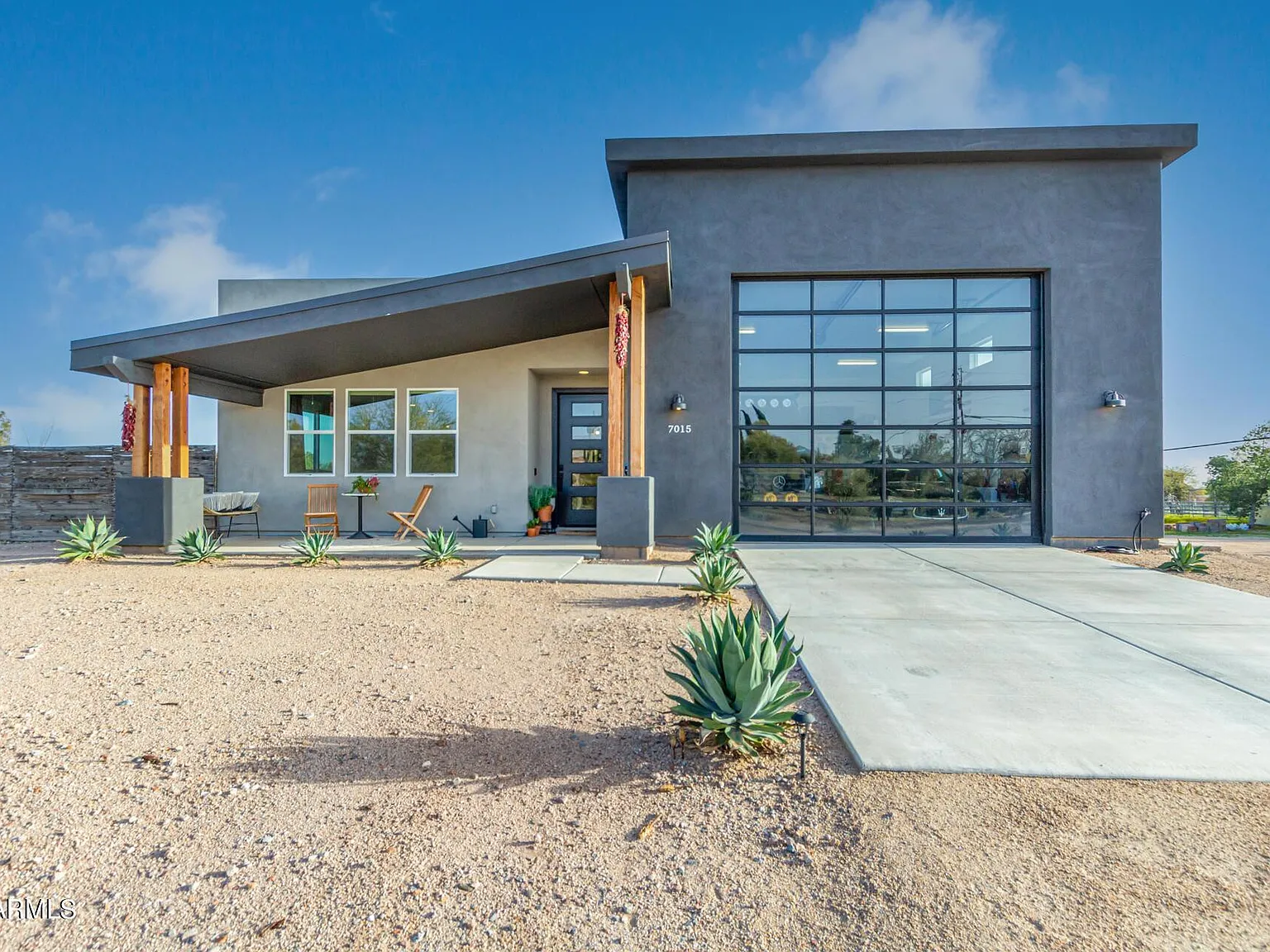 4 bed, 3.0 bath, 1975 sqft, $4,600 — Photo 3