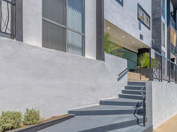 5th image of 8011 Romaine St #Tben75whz