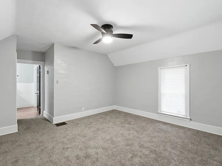334 1/2 W 9th St #1 — Photo 13