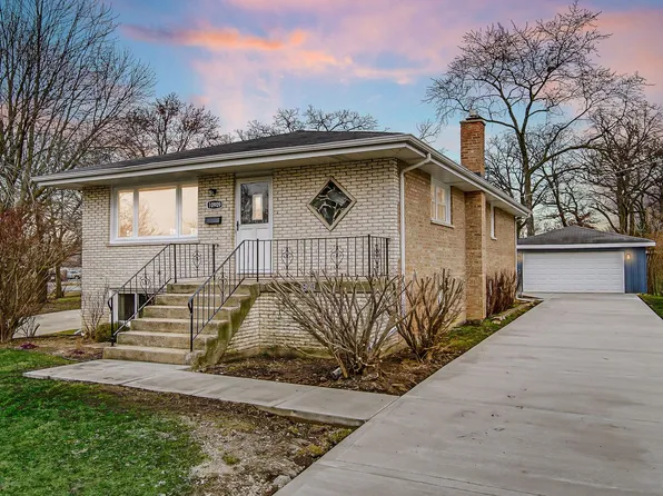 10909 S Worth Ave, Worth, IL 60482
