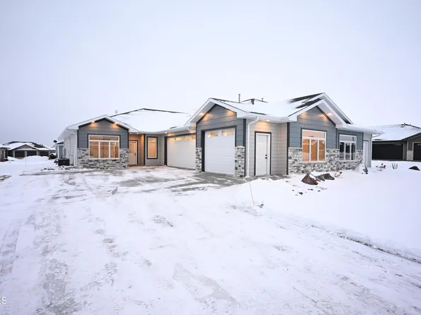 1825 Community Loop, Bismarck, ND 58503
