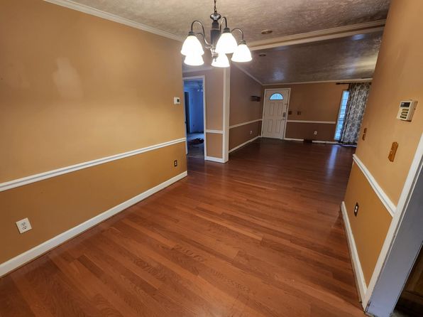 6932 Wade Dr, Cary, NC 27519