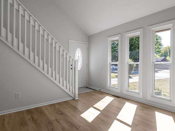 3rd image of 1117 Spring Run Rd