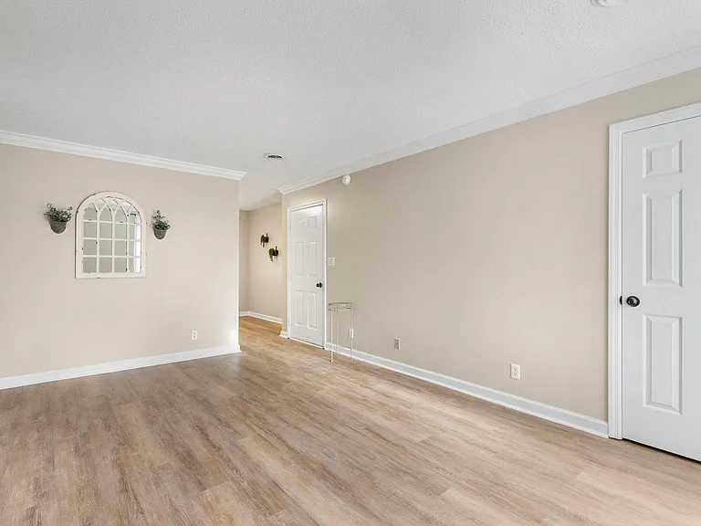 113 Arcadia Ln #B — Photo 7