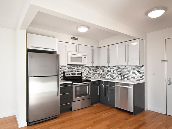 2nd image of 5205 Queens Blvd APT 7A