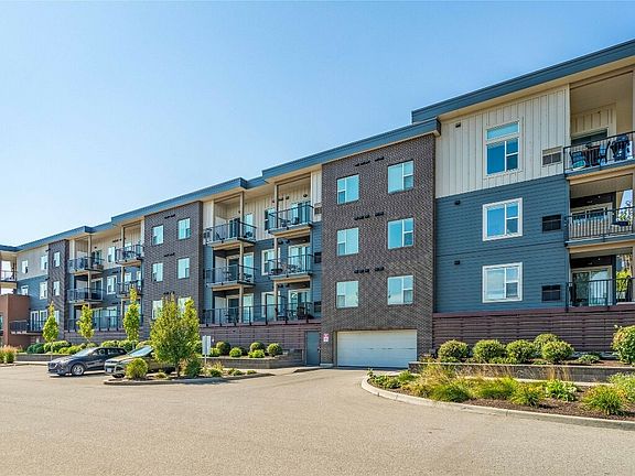 5th image of 935 Academy Way #319