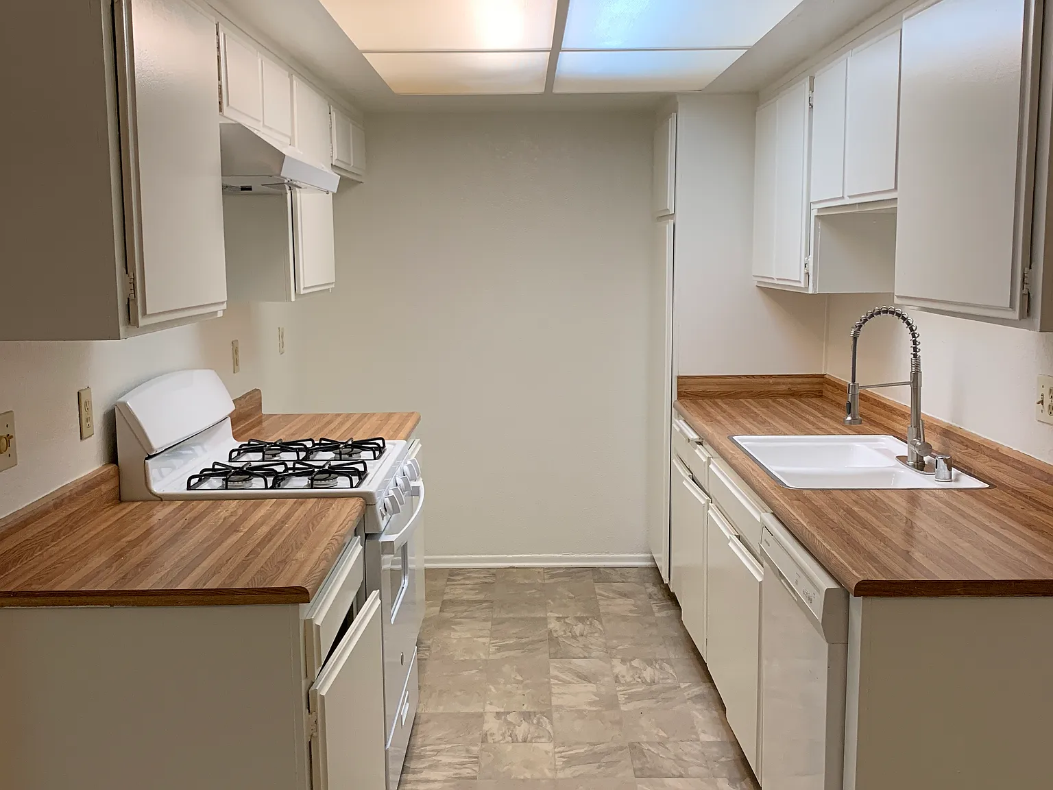 2 bed, $2,395 — Photo 4