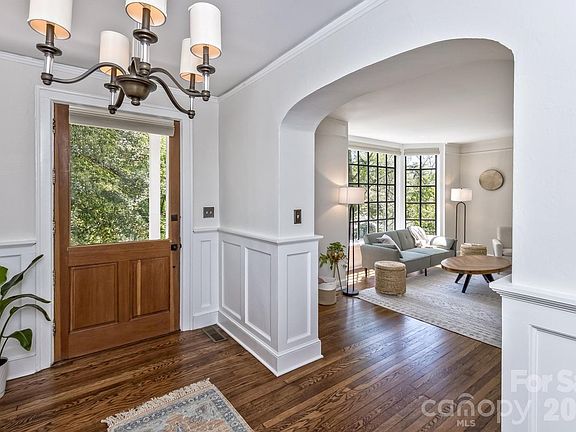 4th image of 180 Tacoma Cir