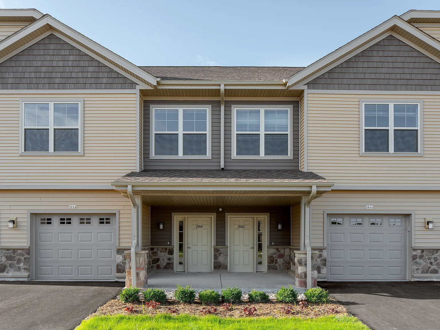 High Bluff Townhomes — Photo 3