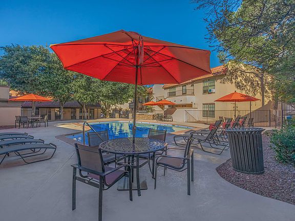 Poolside Seating