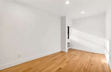 Rented by Mossanen Group