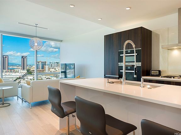 3rd image of 1118 Ala Moana Blvd APT 1003