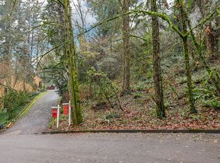 3032 SW Nottingham Dr, Portland, OR 97201