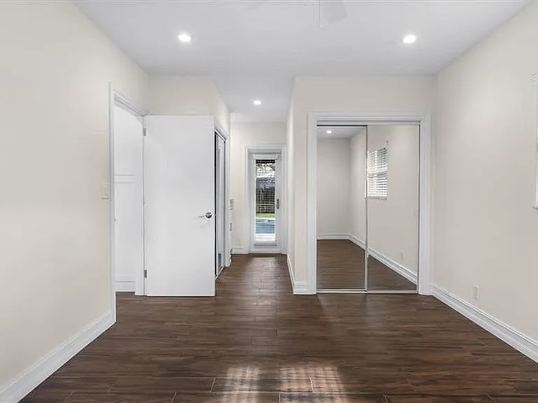 1041 SW 4th St — Photo 10