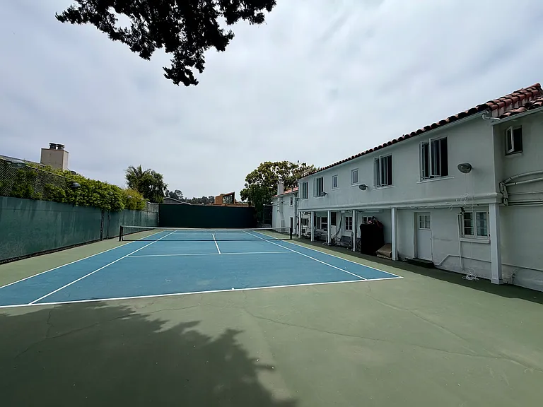 311 Amalfi Dr — Photo 16