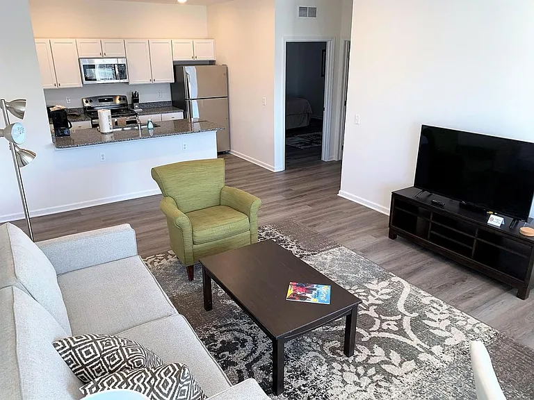 Towne Center Apartments — Photo 63