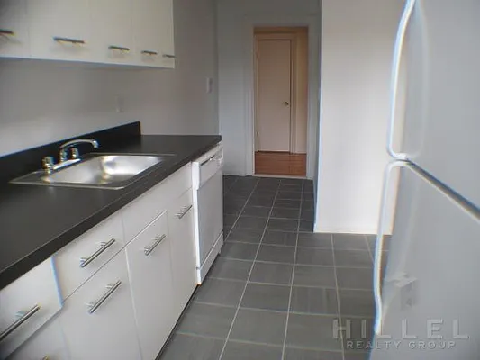 Rented by Hillel Realty Group | media 3