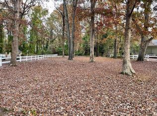 209 Woodland Dr, Fuquay Varina, NC 27526