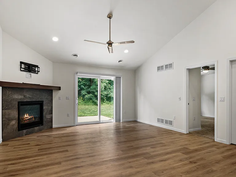 1375 Michigan Ave #D — Photo 11
