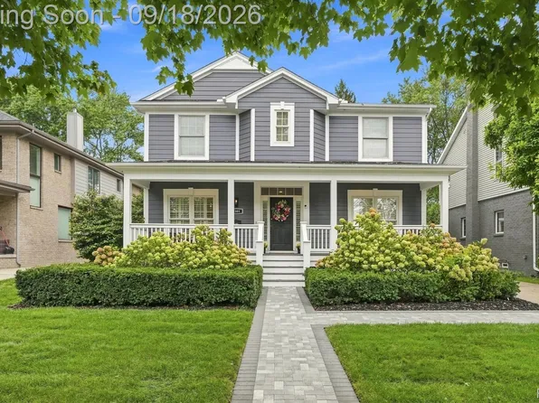 2501 Dorchester Rd, Birmingham, MI 48009