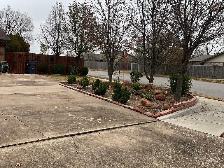 6715 SW Chaucer Dr — Photo 2