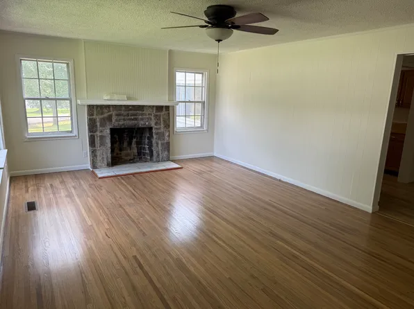 701 Forrest Rd, Fort Oglethorpe, GA 30742