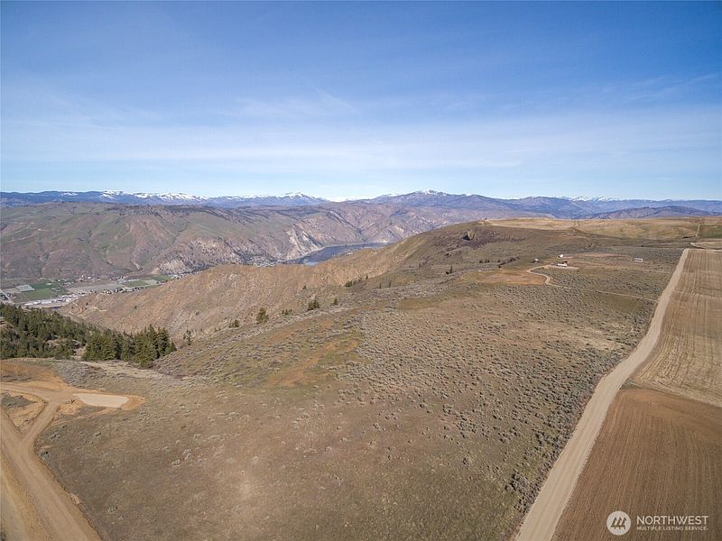 4th image of 12 Road S NW