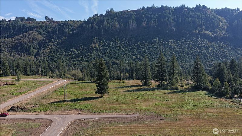 3rd image of 208 Sawmill Road