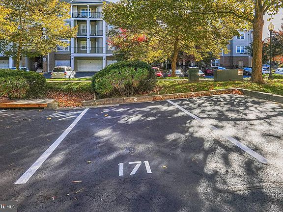 3rd image of 19625 Galway Bay Cir APT 104