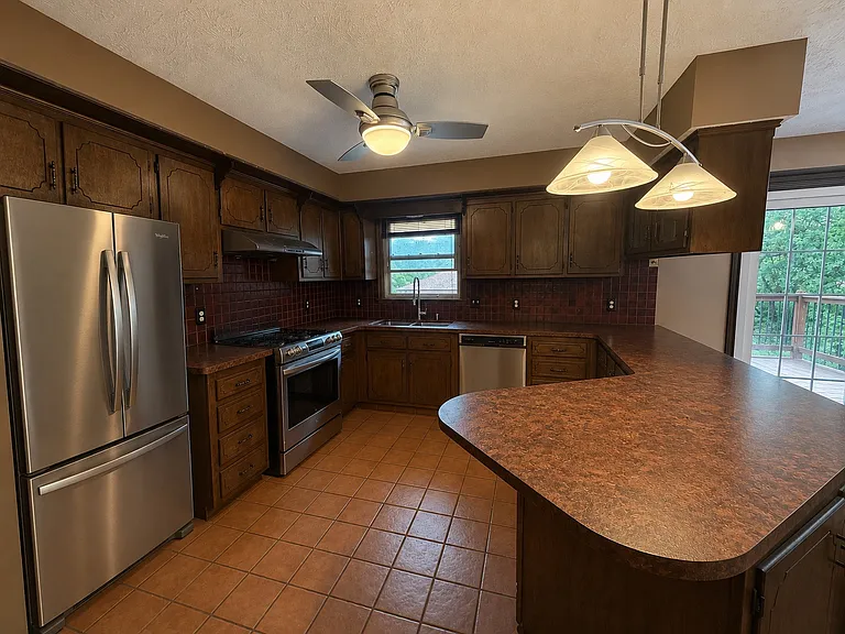 503 Winn Rd — Photo 3