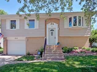 816 Waverly Ave, Streamwood, IL 60107