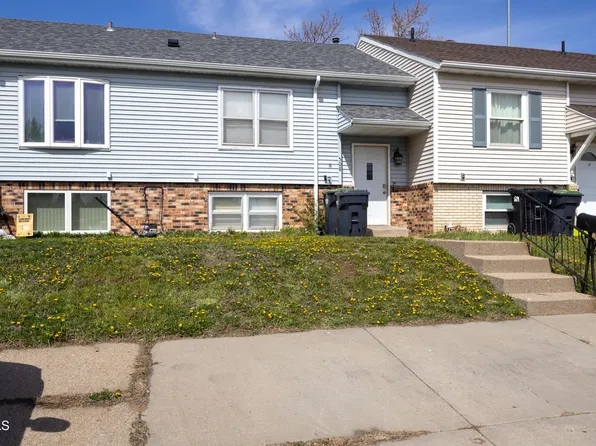 508 17th St NW, Mandan, ND 58554