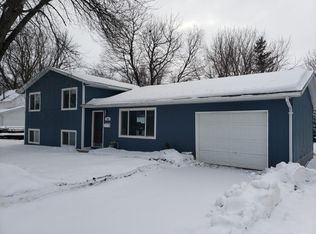 303 E 4th St, Lake Park, IA 51347