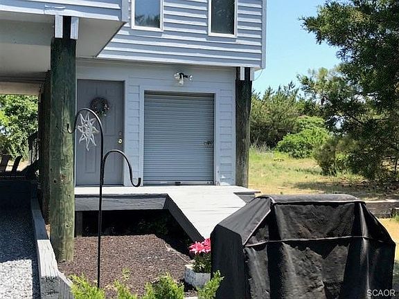 5th image of 1621 Beach Plum Dr