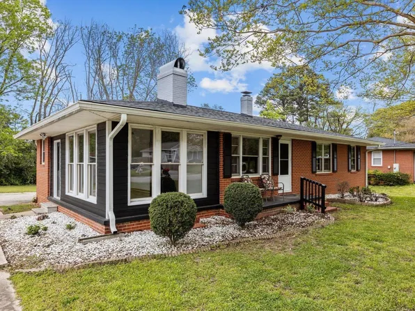 906 Forest Dr, Garner, NC 27529