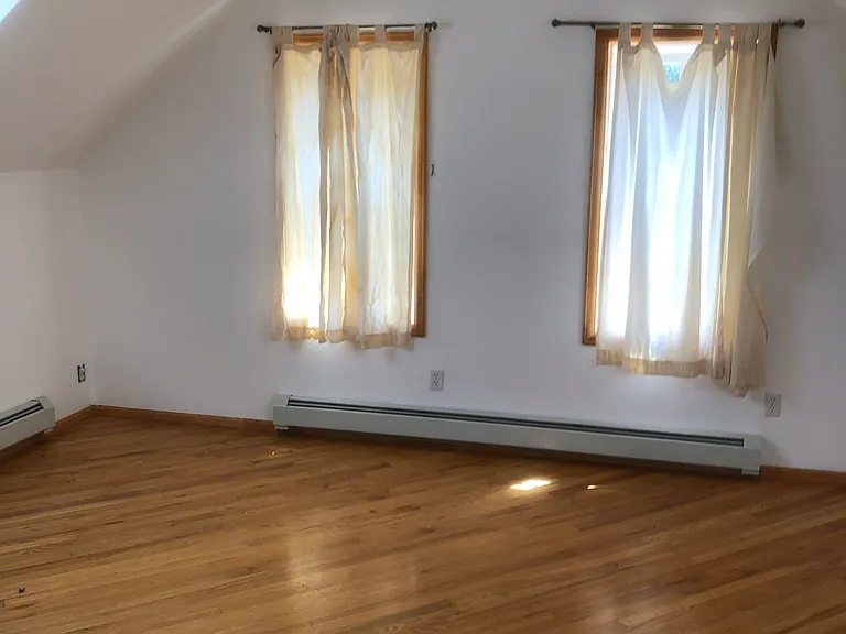 430 Mapleton Ave — Photo 16
