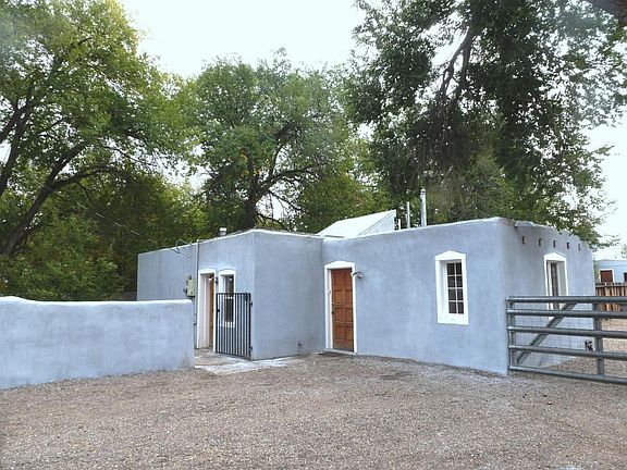 3rd image of 1718 Menaul Blvd NW