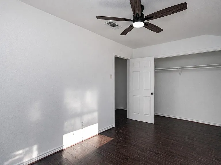 7902 Grove Ridge Dr — Photo 14