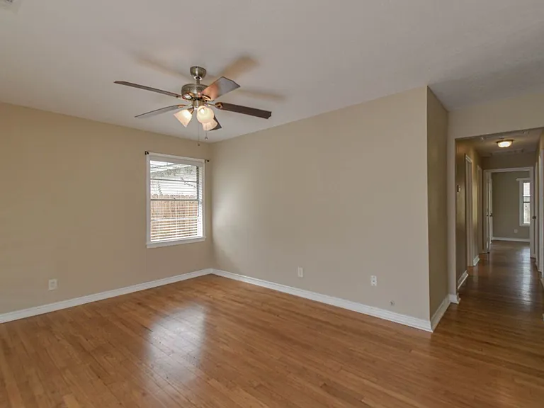 1509 N San Jacinto St — Photo 3