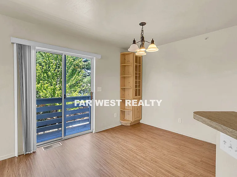4032 N Viewpoint Dr #D — Photo 7