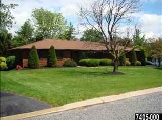 2435 Sutton Rd, York, PA 17403