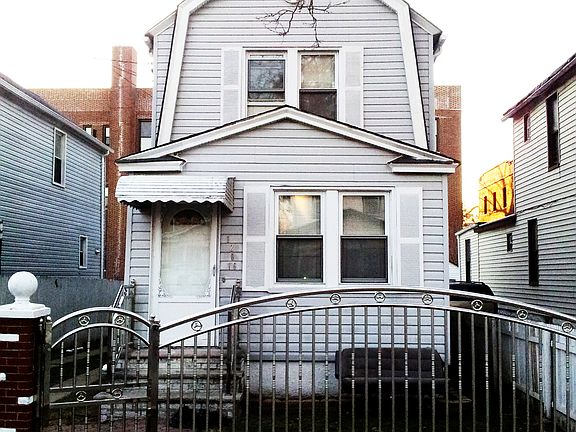 3rd image of 12016 142nd St