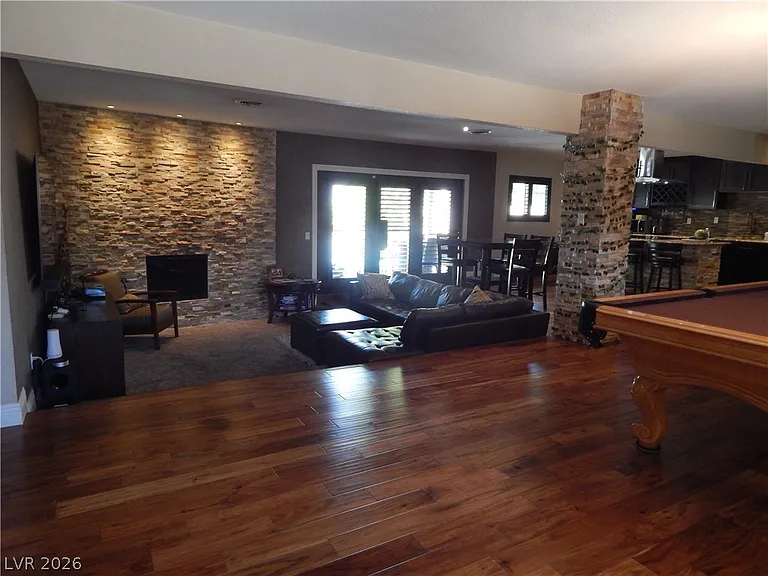 2712 W Oakey Blvd — Photo 4