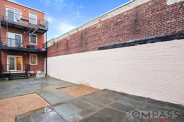 Rented by Compass | media 44
