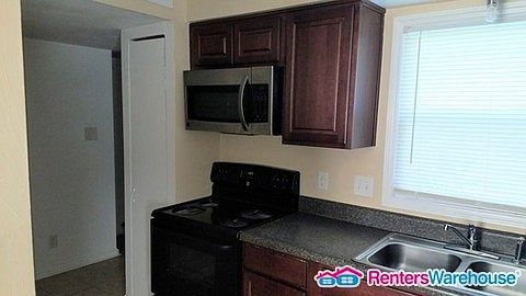 4th image of 568 Portsmouth Blvd