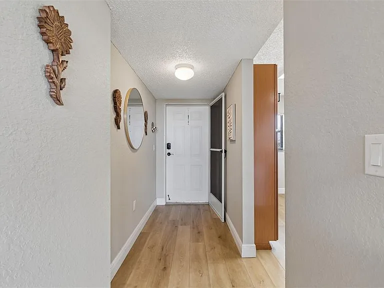 900 Cove Cay Dr #5F — Photo 8
